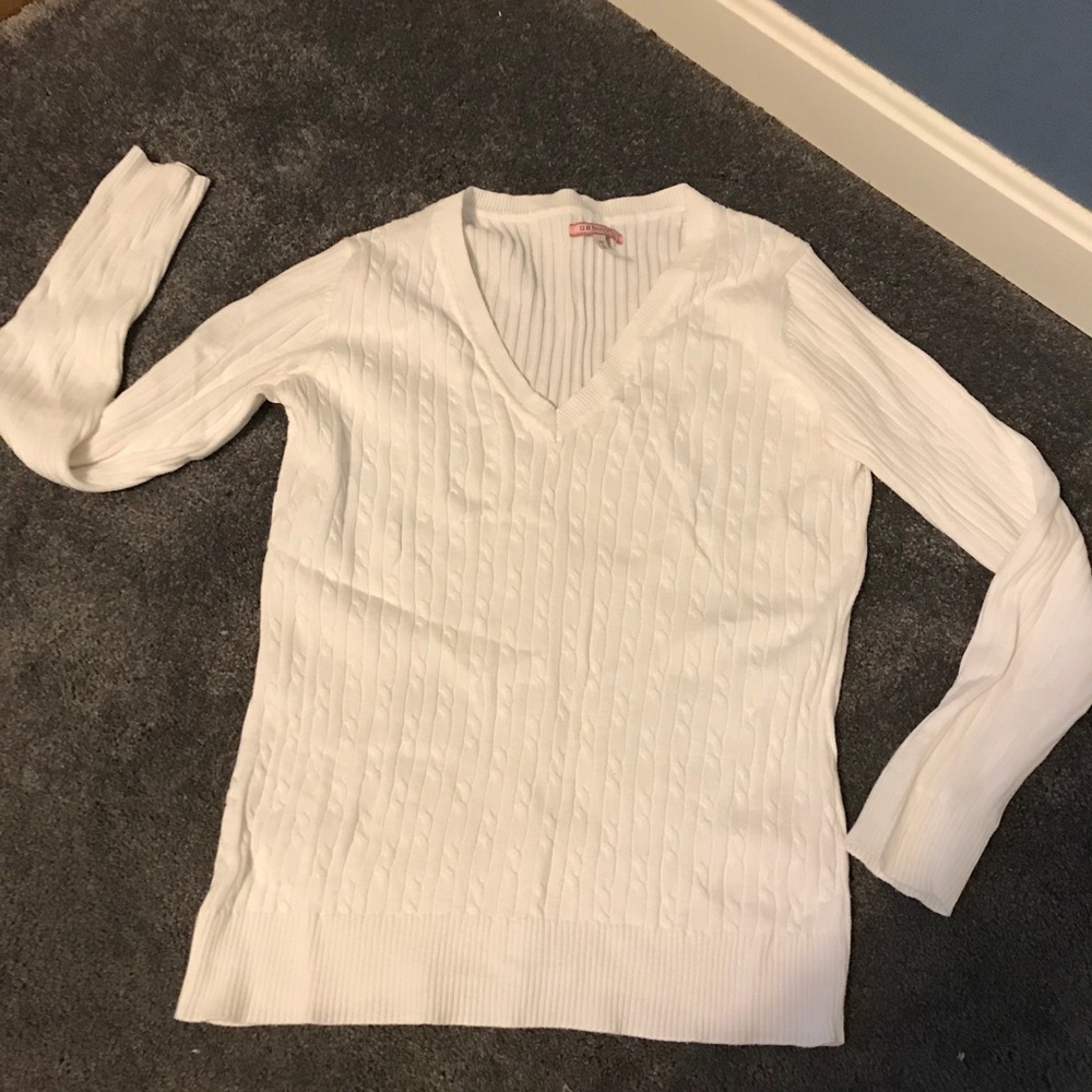Cable knit sweater smoke free home like new